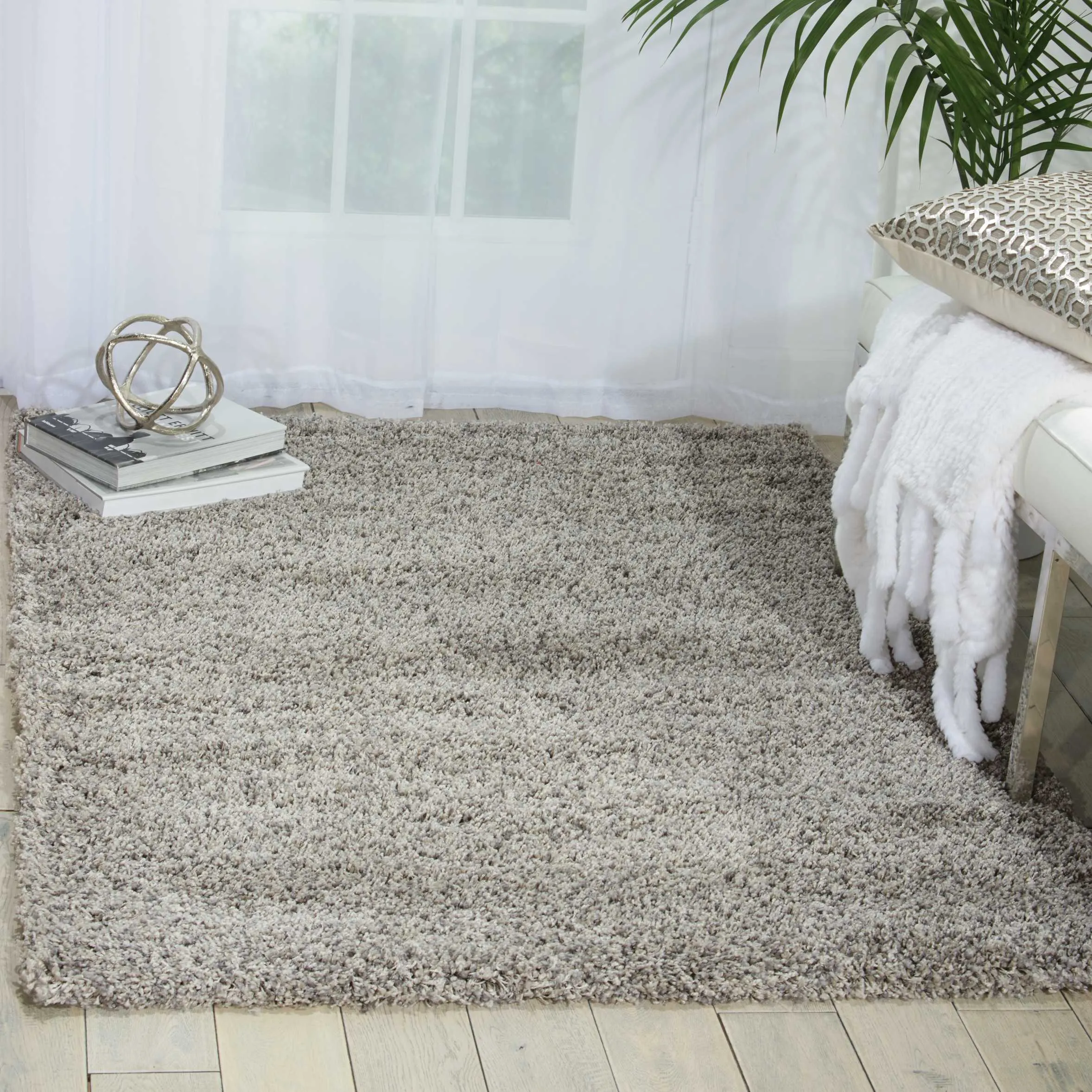 Amore Light Grey Rug