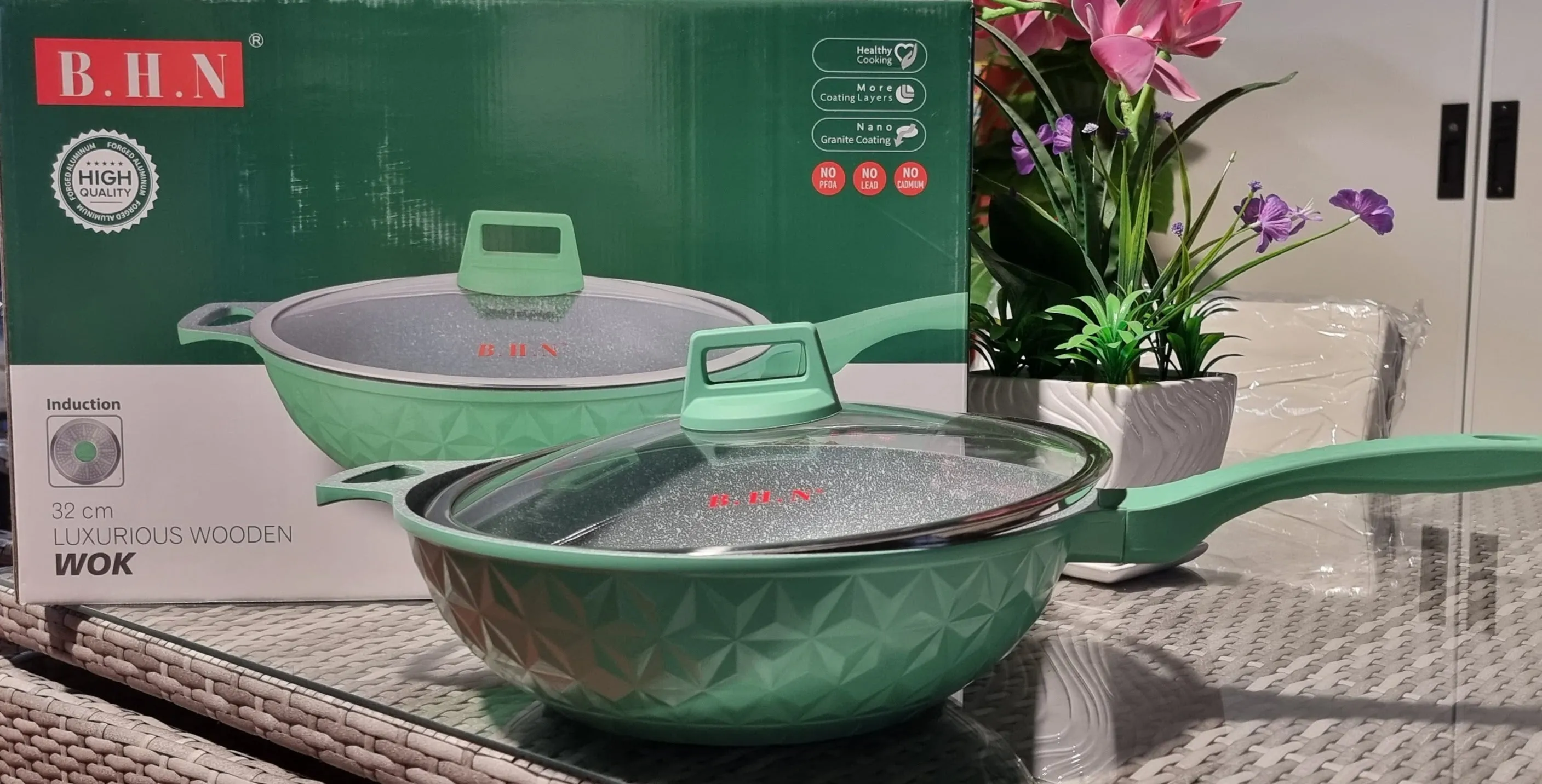 BHN Gorgeous Designer Green Frypan / Wok with Lid