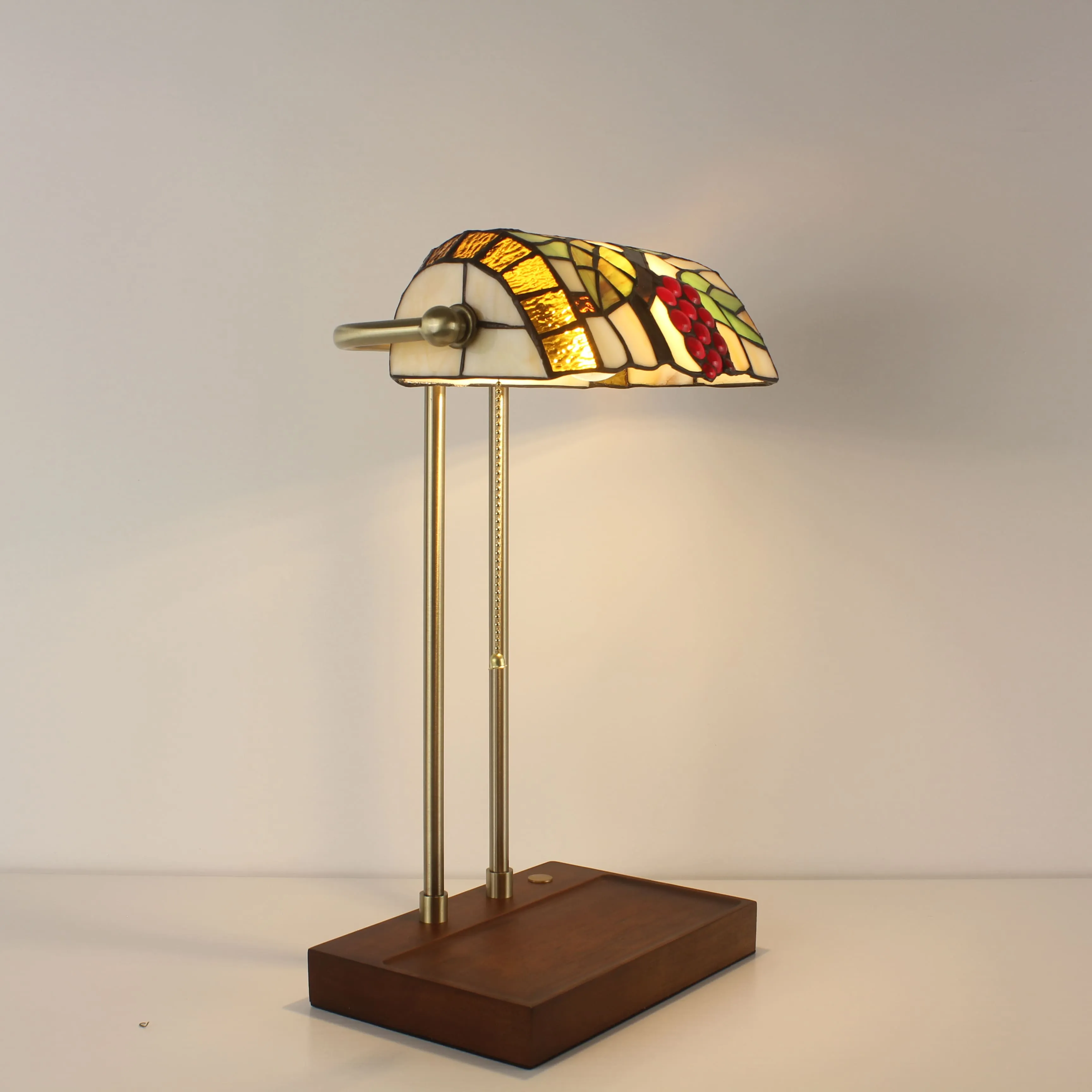 Cordless Stained Glass Bankers Desk Lamp - Grape Lampshade