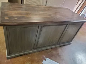 TRADITIONAL EXECUTIVE DESK IN WEATHERED FARMHOUSE